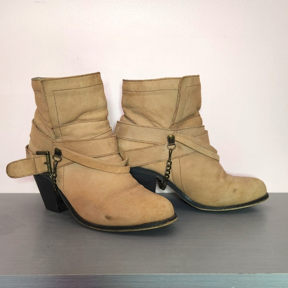 Silver River - Tan Suede Ankle Booties